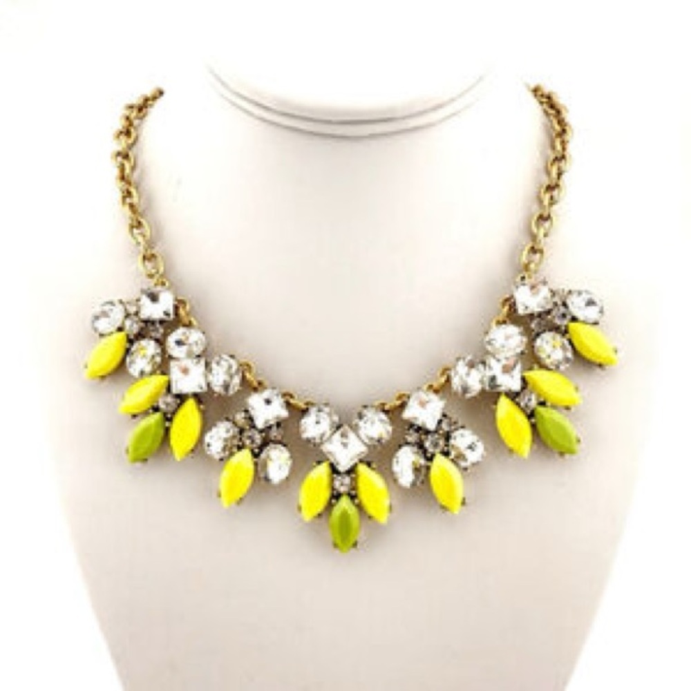 J.Crew Statement necklace stone drop necklace Gold and Yellow / green 17 inches - Picture 2 of 7